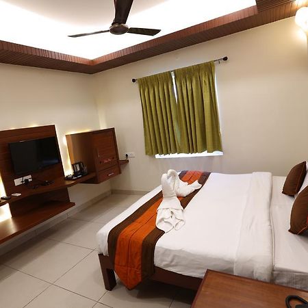 Hotel Raj Residency Puducherry Zewnętrze zdjęcie