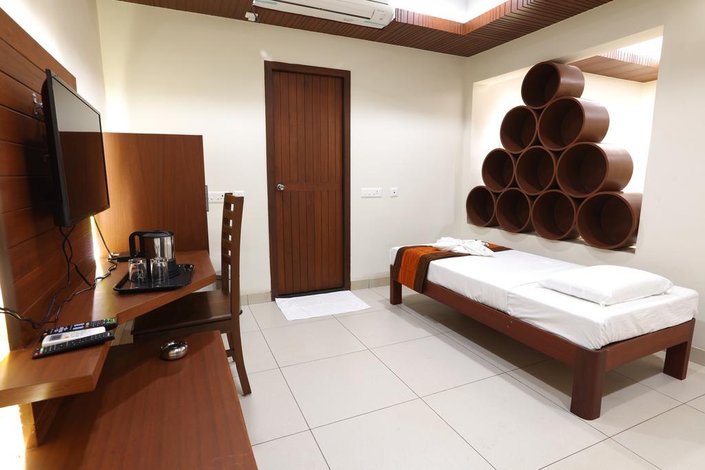 Hotel Raj Residency Puducherry Zewnętrze zdjęcie